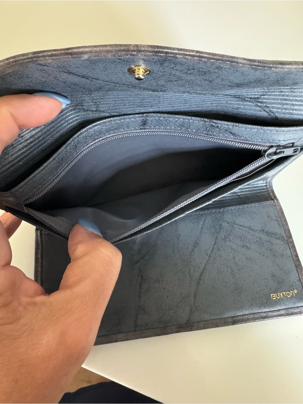 Buxton Heiress Leather Organizer Wallet - Picture 8 of 9